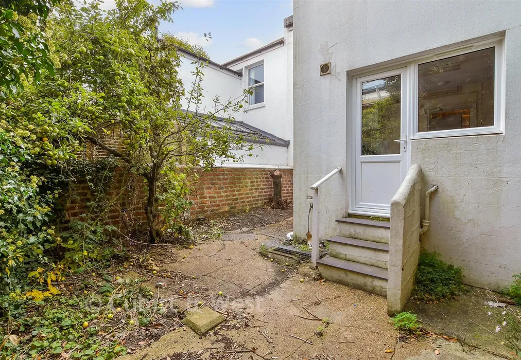 Rear Garden - Queens Park Road, Brighton, East Sussex - Wards of Kent