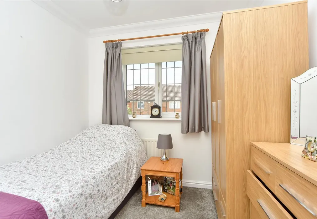 Bedroom 2 - Teal Way, Iwade, Sittingbourne, Kent - Wards of Kent
