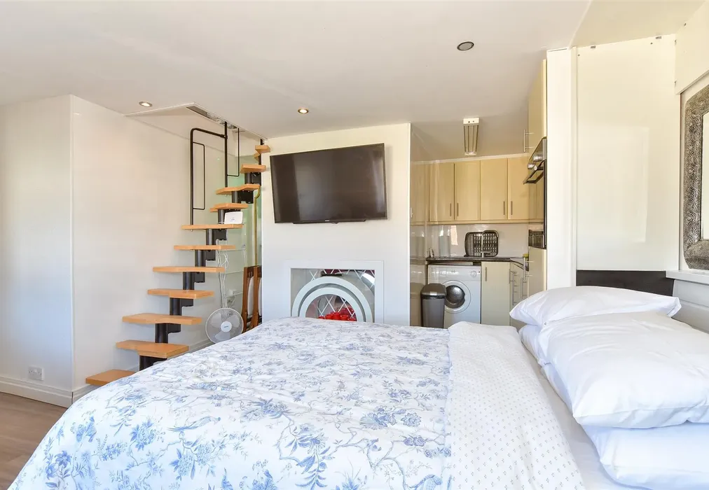 Kitchen/Living Area - Union Street, Rochester, Kent - Wards of Kent