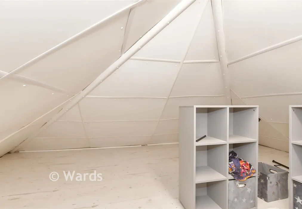 Loft Room - Union Street, Rochester, Kent - Wards of Kent