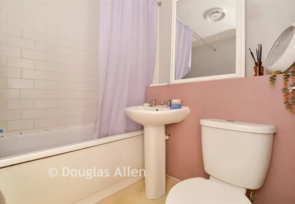 Bathroom - Wood Green, Basildon, Essex - Wards of Kent