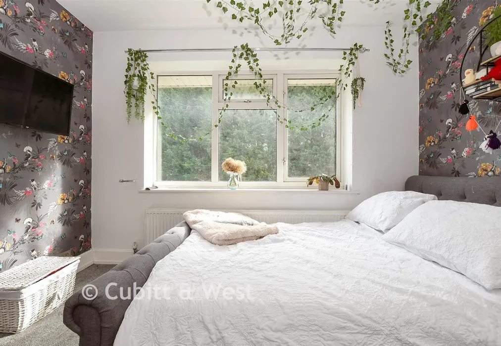 Internal Lifestyle Photograph - Merland Rise, Tadworth, Surrey - Wards of Kent