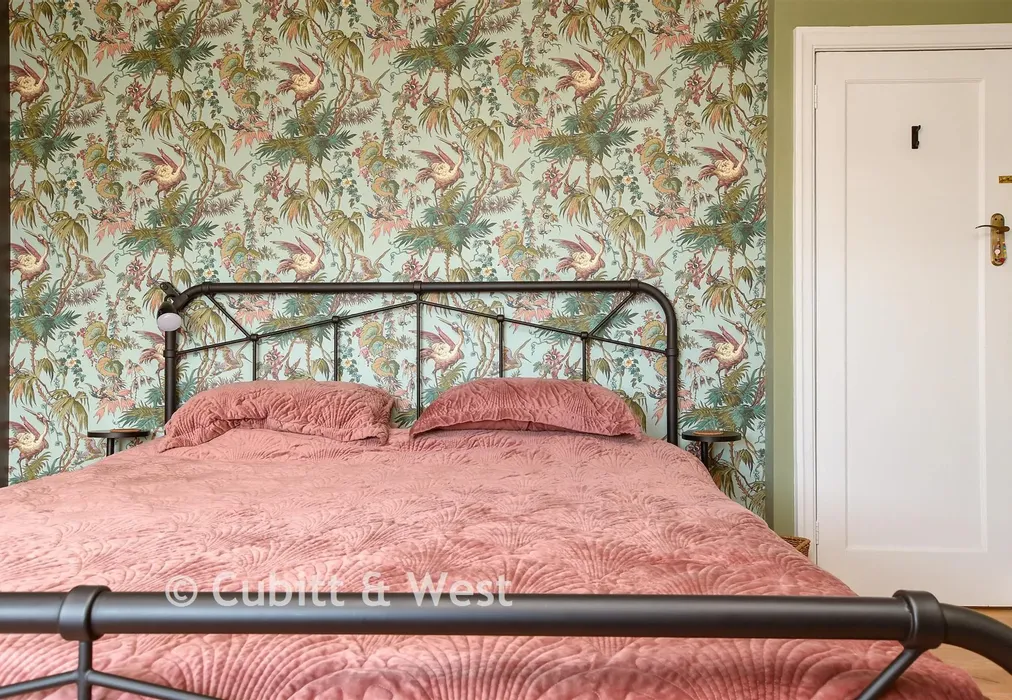 Internal Lifestyle Photograph - Merland Rise, Tadworth, Surrey - Wards of Kent