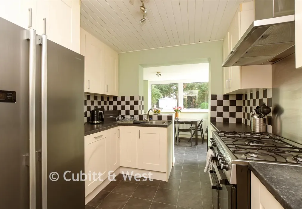 Kitchen - Merland Rise, Tadworth, Surrey - Wards of Kent