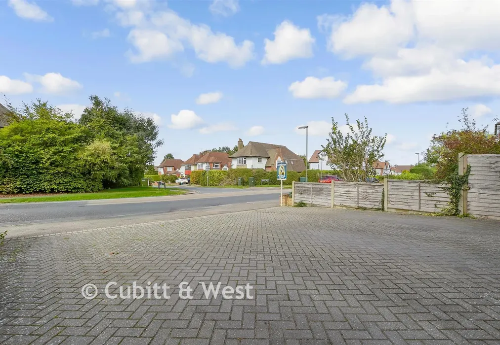 Driveway/Parking - Merland Rise, Tadworth, Surrey - Wards of Kent