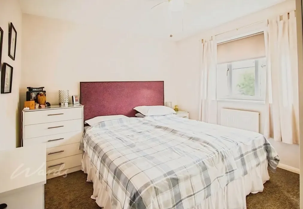 poachard bedroom - Pochard Close St. Marys Island ME4 - Wards of Kent