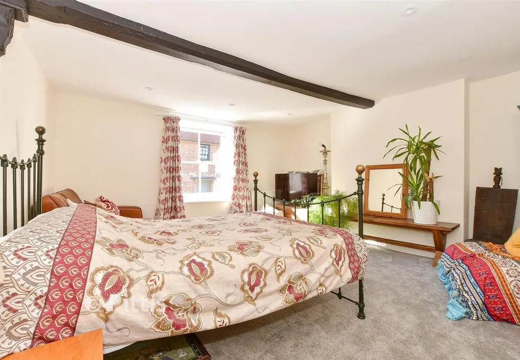 Bedroom 2 - Sea Street, Newport, Isle of Wight - Wards of Kent