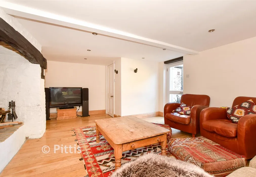 Lounge - Sea Street, Newport, Isle of Wight - Wards of Kent