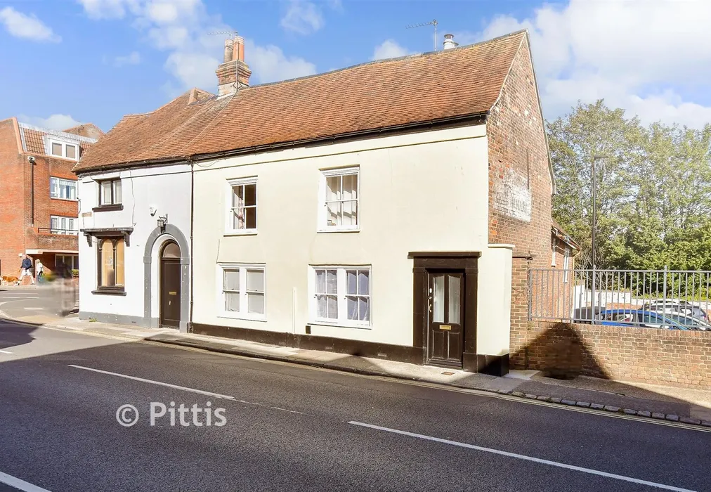 External (Web)+ - Sea Street, Newport, Isle of Wight - Wards of Kent