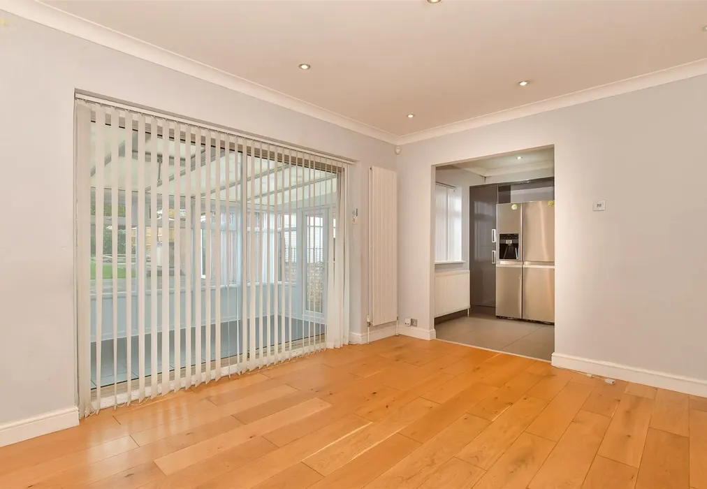 Lounge - Swale Road, Strood, Rochester, Kent - Wards of Kent