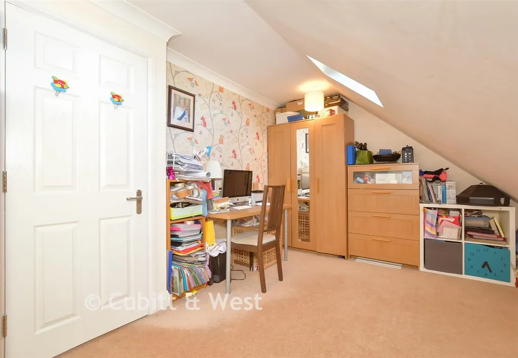 Bedroom 3 - Woodlands Lane, Chichester, West Sussex - Wards of Kent