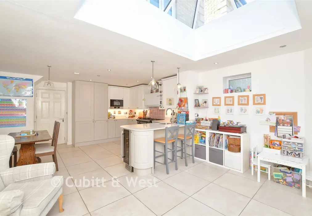 Kitchen/ Diner - Woodlands Lane, Chichester, West Sussex - Wards of Kent