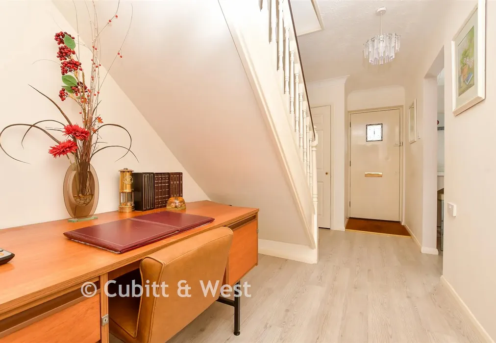 Entrance Hall - Peregrine Gardens, Shirley, Croydon, Surrey - Wards of Kent