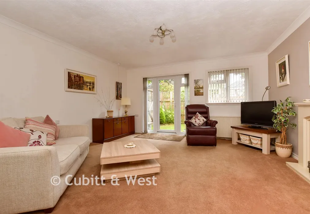 Living Room - Peregrine Gardens, Shirley, Croydon, Surrey - Wards of Kent