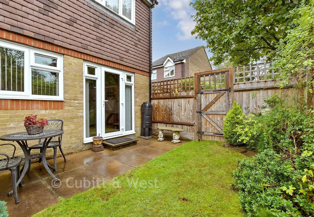 Rear Garden - Peregrine Gardens, Shirley, Croydon, Surrey - Wards of Kent
