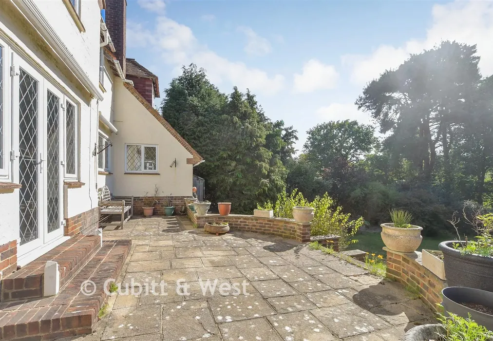 Rear Garden - Monkmead Lane, West Chiltington, Pulborough, West Sussex - Wards of Kent