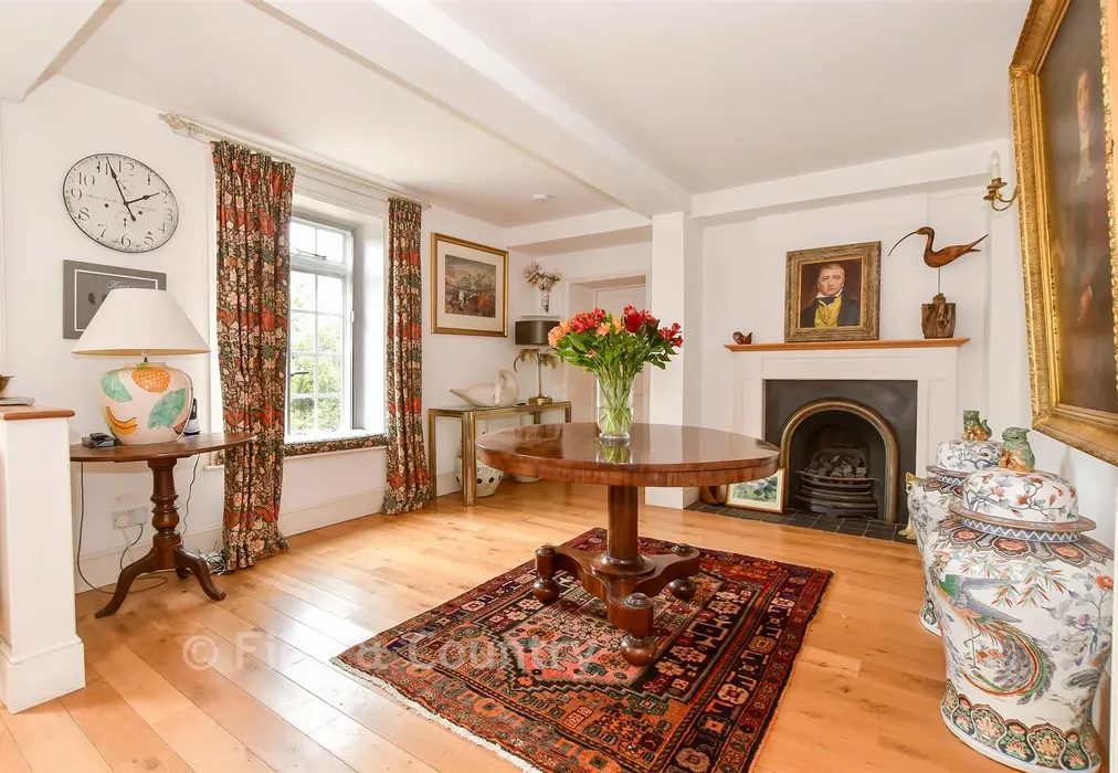 Entrance Hallway - Kite Hill, Wootton Bridge, Isle of Wight - Wards of Kent