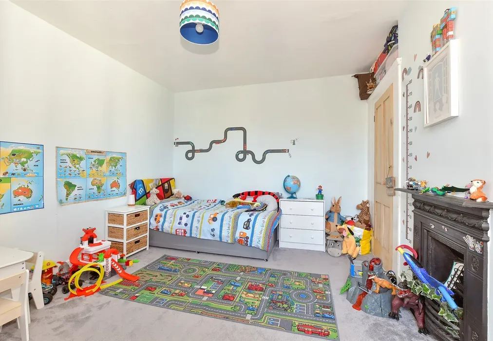 Bedroom 2 - Guildford Road, Canterbury, Kent - Wards of Kent