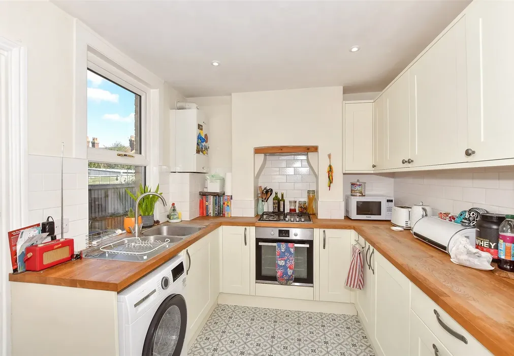 Kitchen - Guildford Road, Canterbury, Kent - Wards of Kent