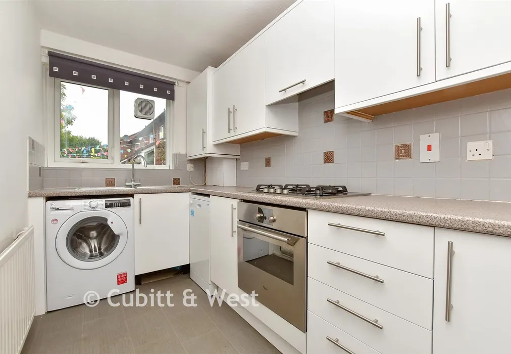Kitchen - Patricia Gardens, Sutton, Surrey - Wards of Kent