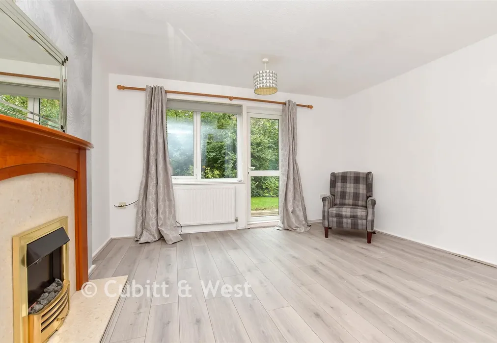 Lounge - Patricia Gardens, Sutton, Surrey - Wards of Kent