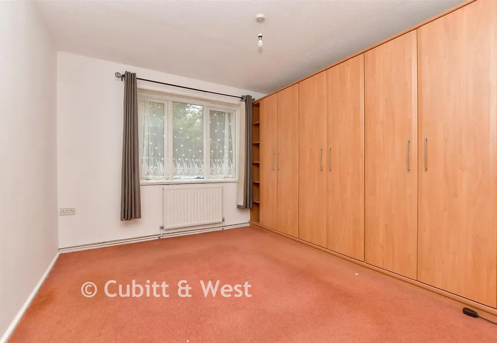 Bedroom 1 - Patricia Gardens, Sutton, Surrey - Wards of Kent