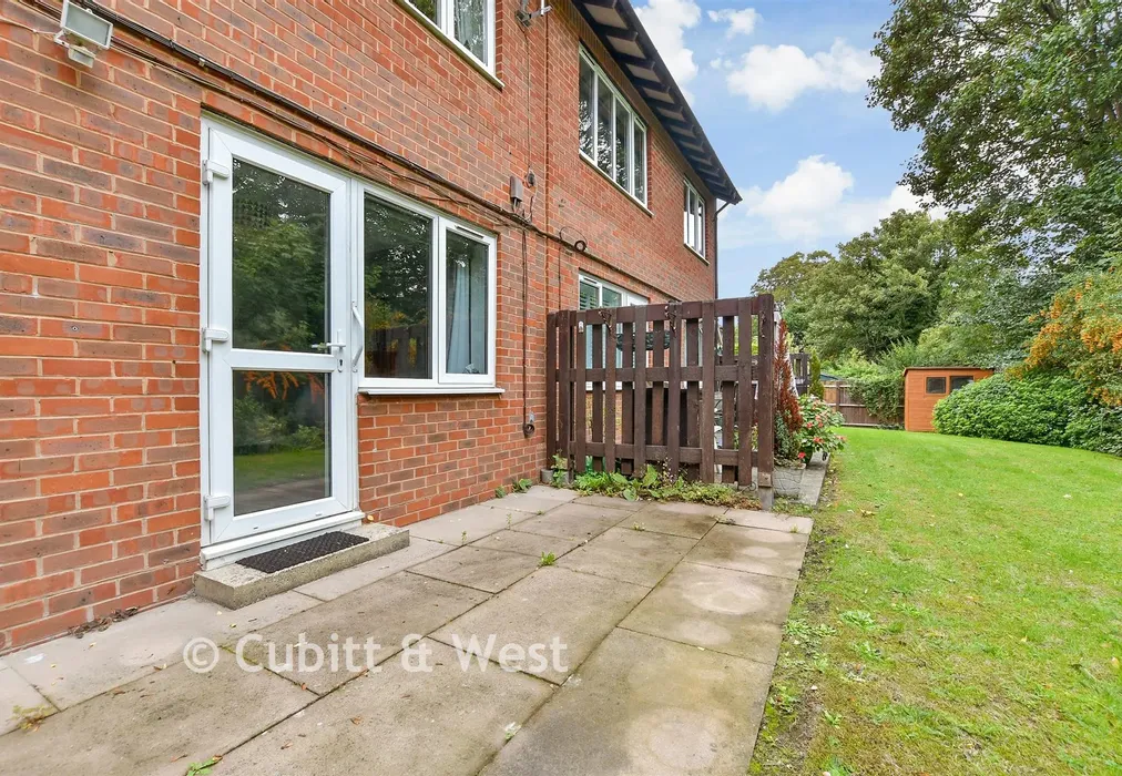 Patio / Decking - Patricia Gardens, Sutton, Surrey - Wards of Kent
