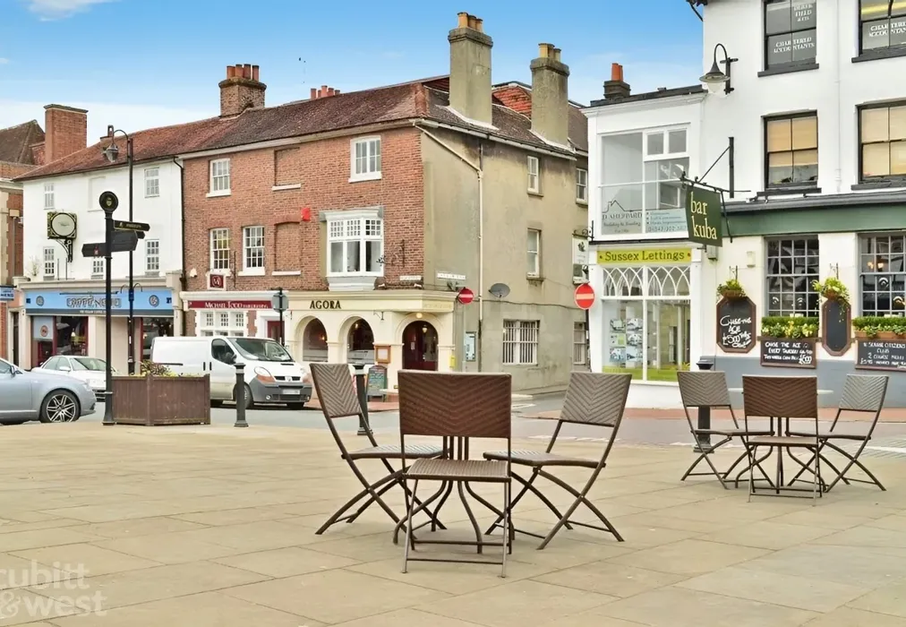Surrounding Area - Cantelupe Road, East Grinstead, RH19 - Wards of Kent
