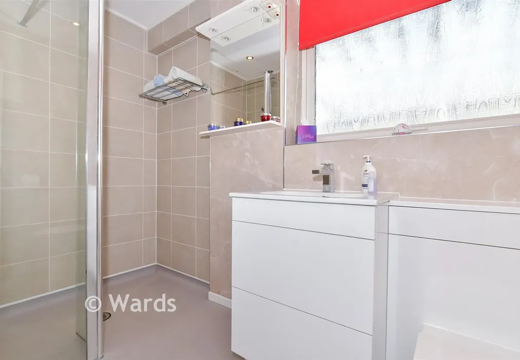 Wet Room - Flaxman Drive, Maidstone, Kent - Wards of Kent