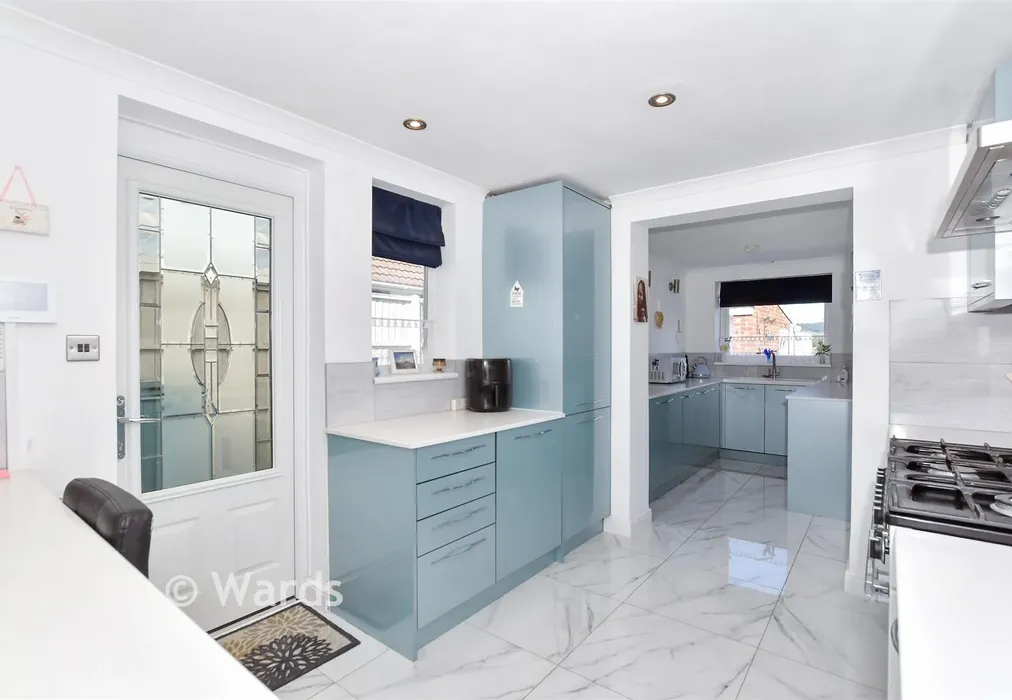 Kitchen - Flaxman Drive, Maidstone, Kent - Wards of Kent
