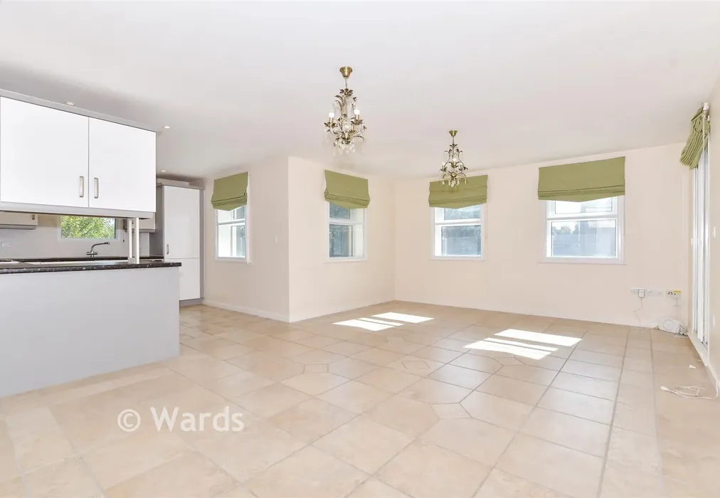Lounge/Diner - Queensgate, Maidstone, Kent - Wards of Kent