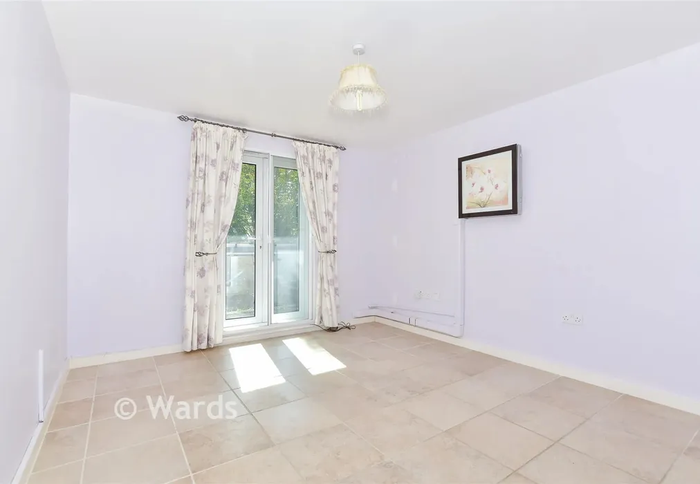 Bedroom 1 - Queensgate, Maidstone, Kent - Wards of Kent