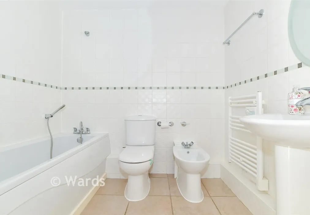 Bathroom - Queensgate, Maidstone, Kent - Wards of Kent
