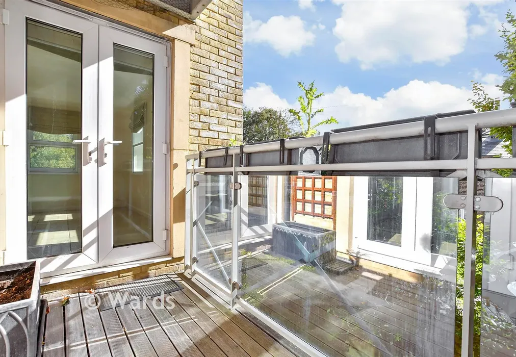 Balcony / Terrace - Queensgate, Maidstone, Kent - Wards of Kent