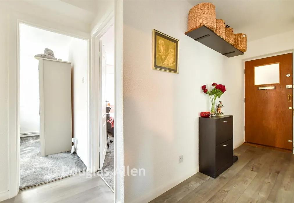 Hallway - Bentley Way, Woodford Green, Essex - Wards of Kent