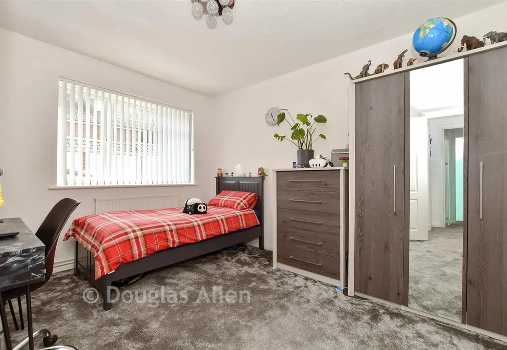 Bedroom 1 - Bentley Way, Woodford Green, Essex - Wards of Kent