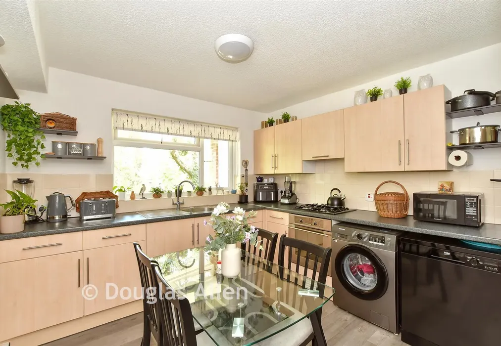 Kitchen - Bentley Way, Woodford Green, Essex - Wards of Kent