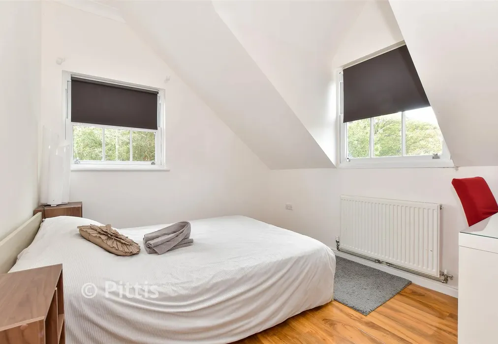 Bedroom 2 - Luccombe Road, Shanklin, Isle of Wight - Wards of Kent