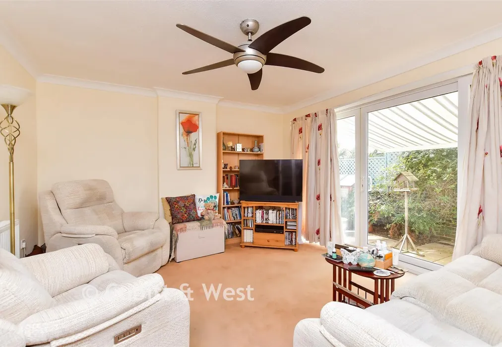 Family Room - Test Road, Sompting, West Sussex - Wards of Kent