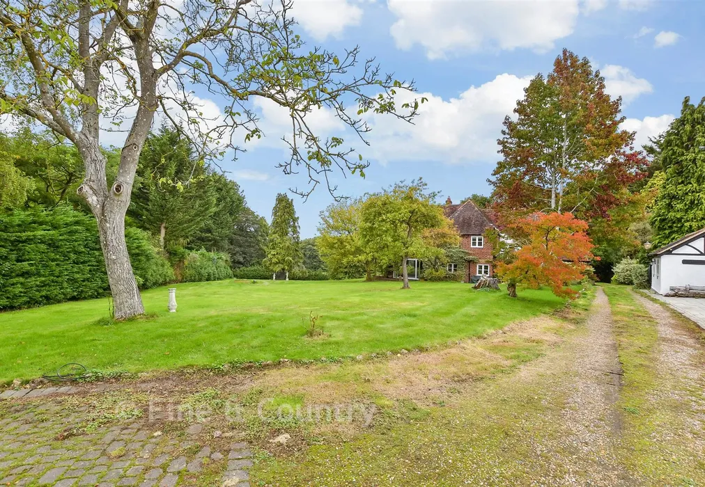 Rear Garden - Egerton Road, Charing Heath, Ashford, Kent - Wards of Kent