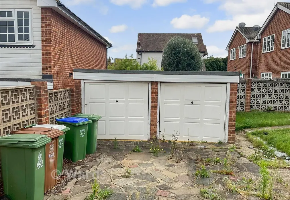 Garage - Carlton Road, Erith, Kent - Wards of Kent