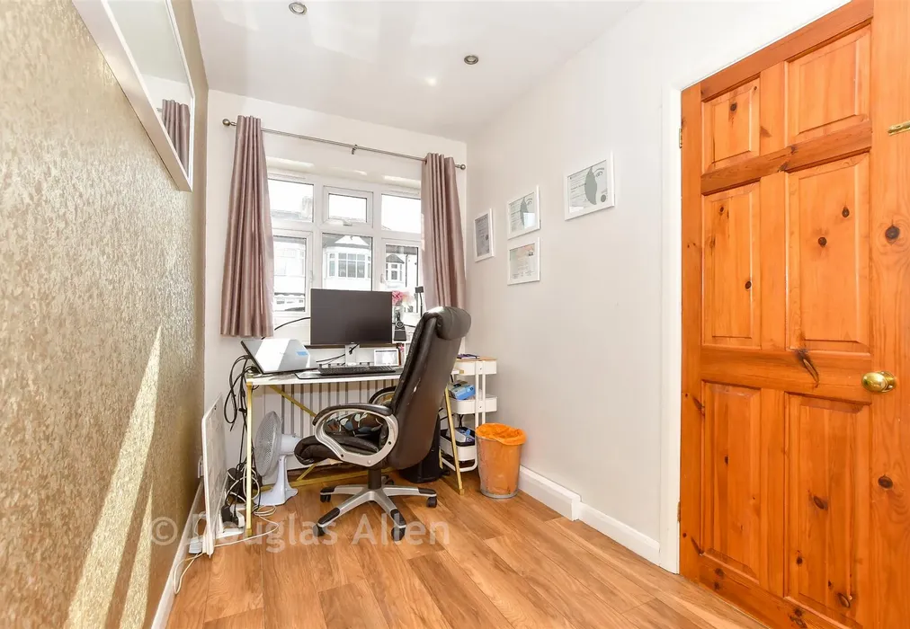 Study - Newbury Gardens, Upminster, Essex - Wards of Kent