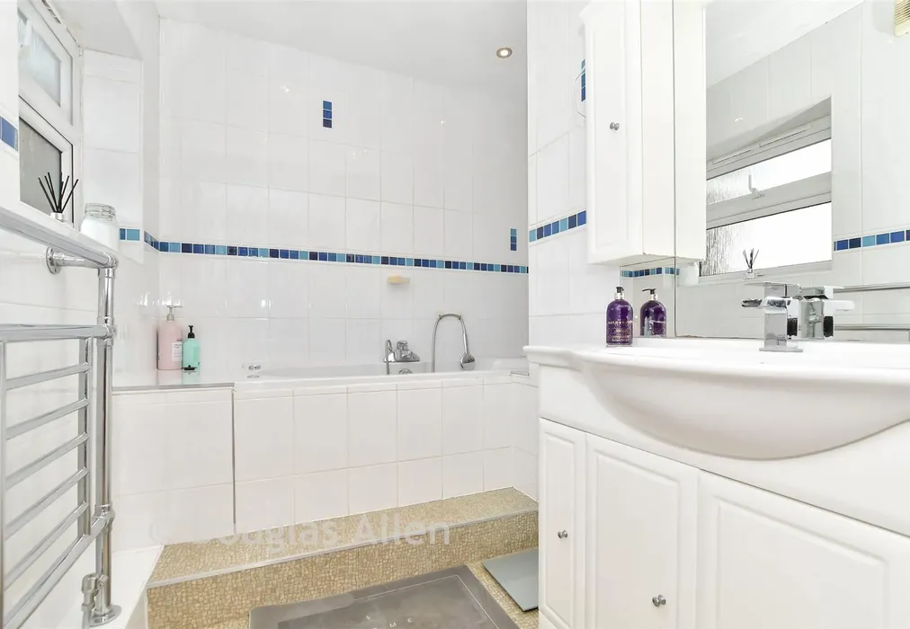 Bathroom - Newbury Gardens, Upminster, Essex - Wards of Kent