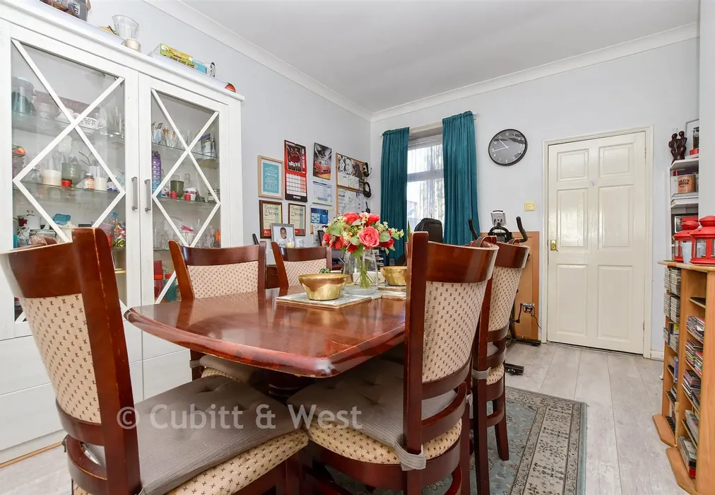 Dining Area - The Retreat, Thornton Heath, Surrey - Wards of Kent