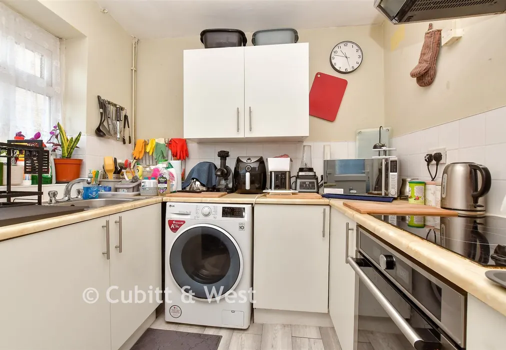 Kitchen - The Retreat, Thornton Heath, Surrey - Wards of Kent