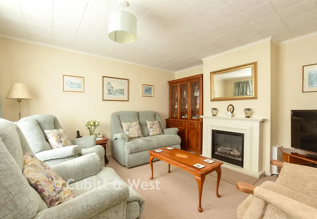 Living Room - Rushetts Road, Reigate, Surrey - Wards of Kent