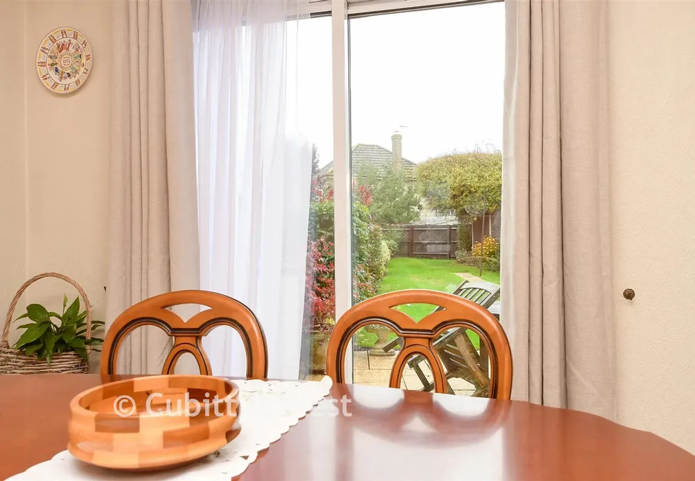 Internal Lifestyle Photograph - Rushetts Road, Reigate, Surrey - Wards of Kent