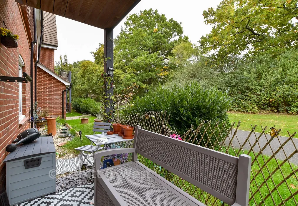 Porch - Shetland Close, Cranleigh, Surrey - Wards of Kent
