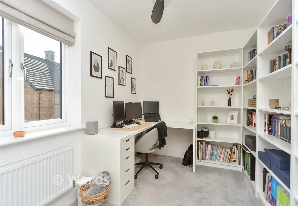 Bedroom 2 - Serpentine Road, Faversham, Kent - Wards of Kent
