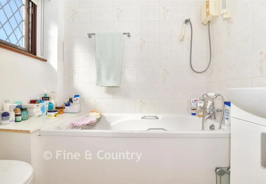 En-Suite Bathroom - Birchwood Avenue, Southborough, Kent - Wards of Kent